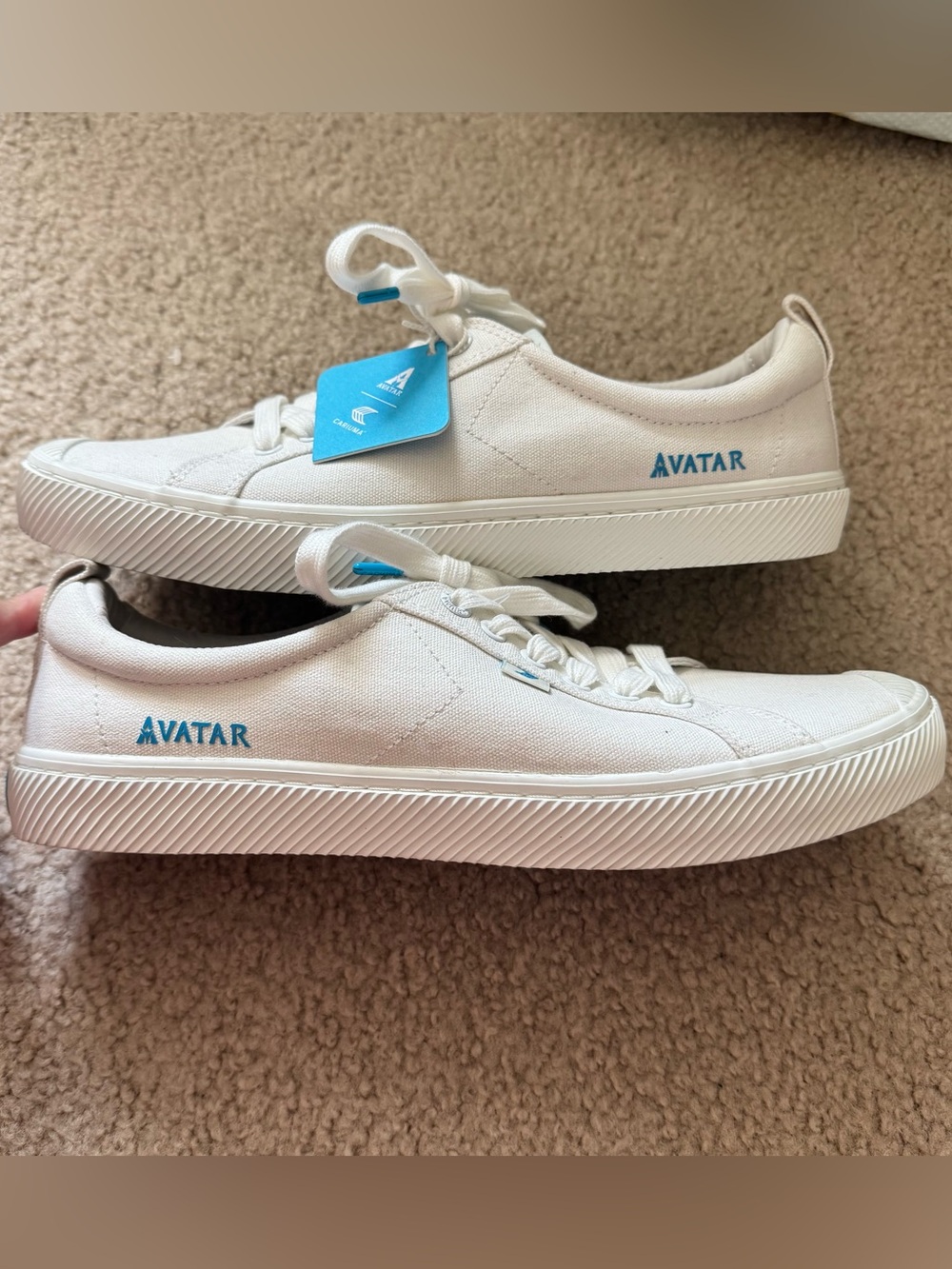 Cariuma - Avatar Low White Gum Sole Canvas Sneakers - Size 11 NWT